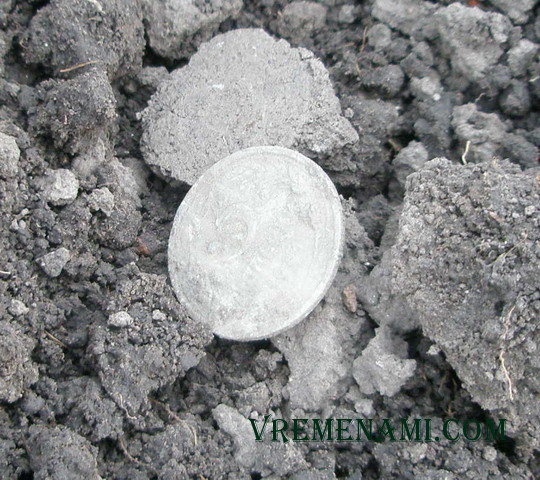 первая монета